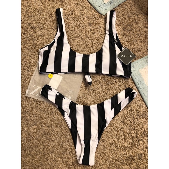 Bikini - Picture 4 of 4